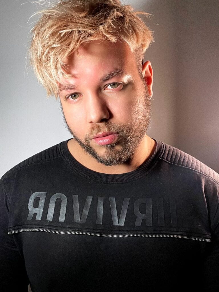 Izack Under